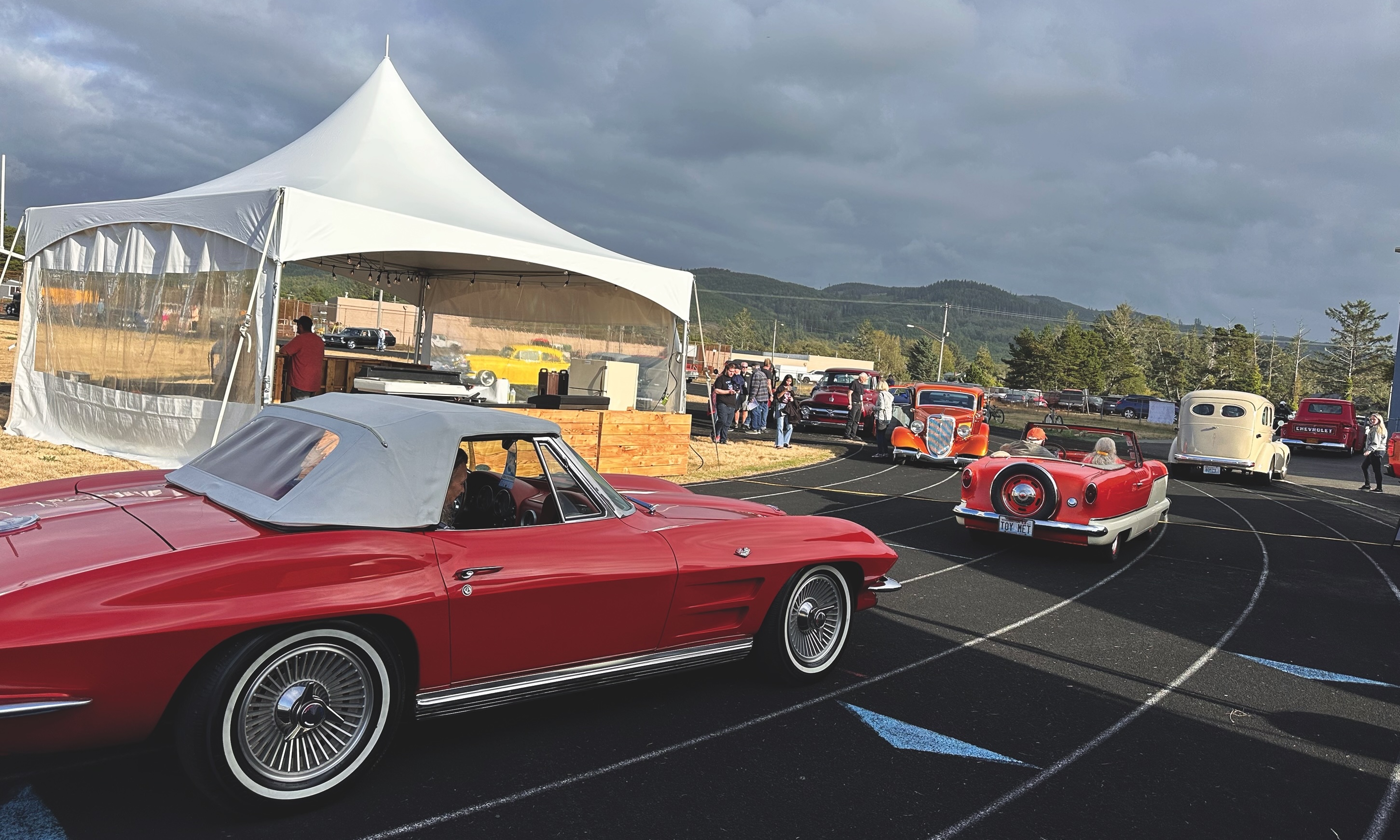 ☆ Creative Garage　SeaSide Seaside revved up for Wheels & Waves, showcasing classic autos